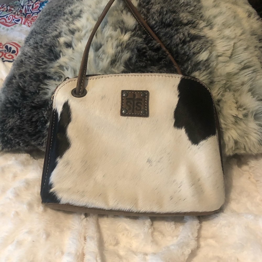 Ranch Cowhide Leather Shoulder Bag - Black & White